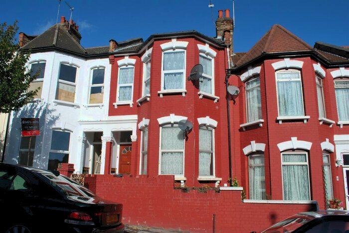 2 Bedroom Flat To Rent In Allison Road, Harringay, London, N8
