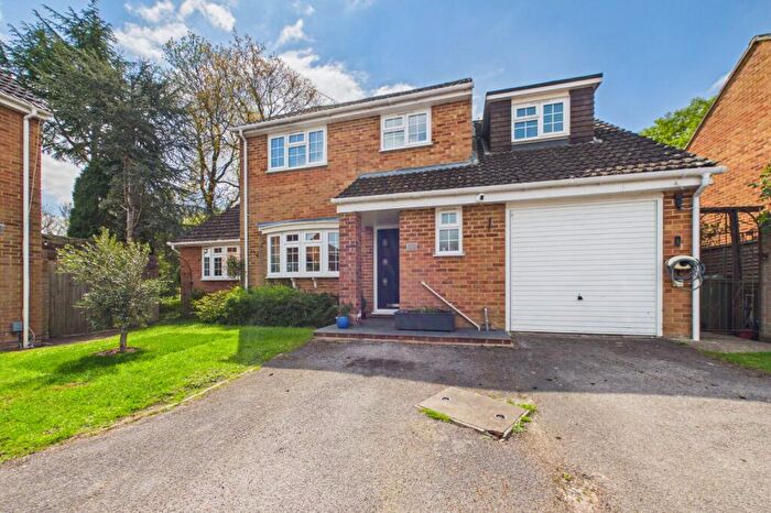 4 Bedroom Detached House For Sale In Christie Walk, Yateley, Hampshire, GU46