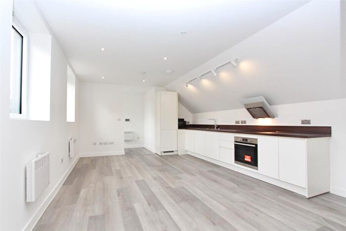 1 Bedroom Flat To Rent In Brooke Road, N16