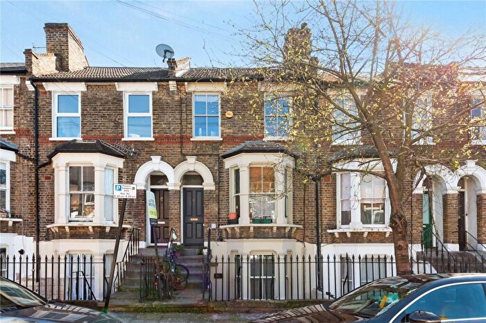 1 Bedroom Apartment For Sale In Mabley Street, London, E9