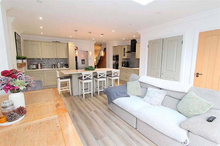 3 Bedroom House For Sale In Windsor Avenue, Cheam, Sutton, SM3
