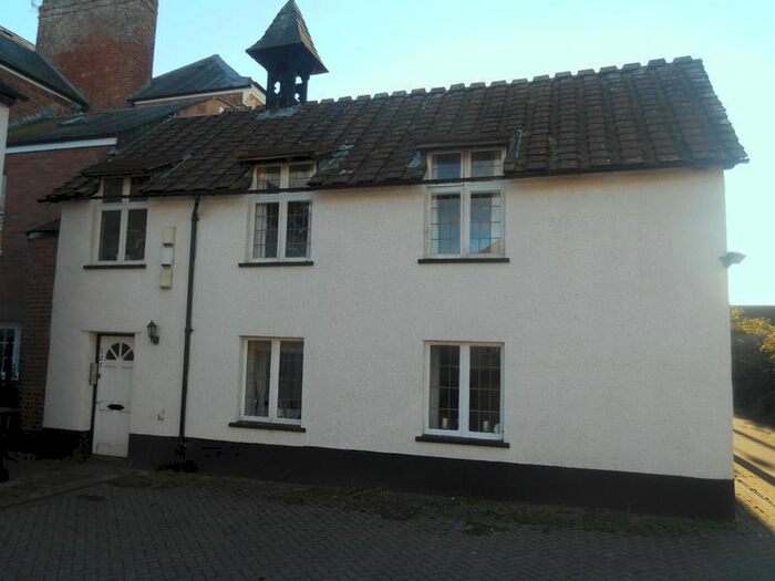 1 Bedroom Flat To Rent In Countess Wear Road, Exeter, EX2