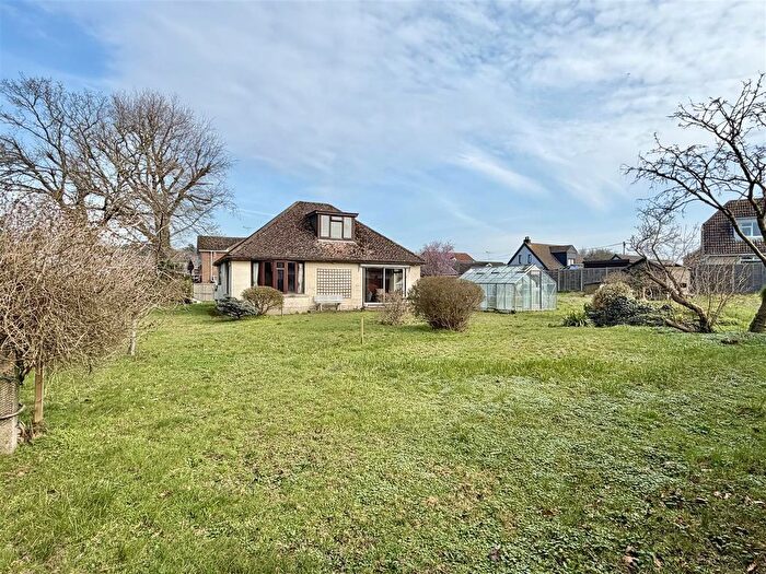 3 Bedroom Detached Bungalow For Sale In Bay Close, Upton, BH16