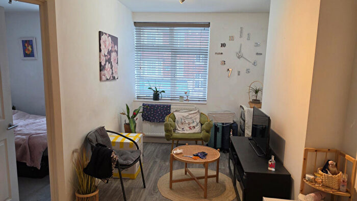1 Bedroom Flat To Rent In Sheaveshill Avenue, Colindale, NW9