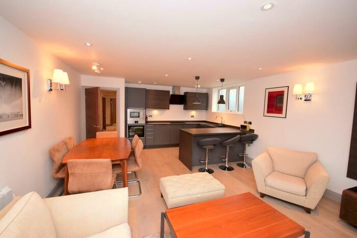 2 Bedroom Apartment To Rent In St Andrews Road North, Lytham St. Annes, FY8