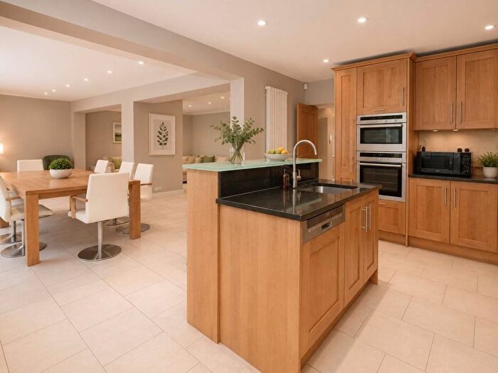 5 Bedroom Detached House For Sale In Grange Road, Borehamwood, WD6