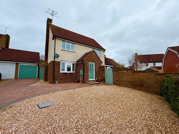 3 Bedroom Detached House For Sale In Woodshaw Mead, Royal Wootton Bassett, ., SN4