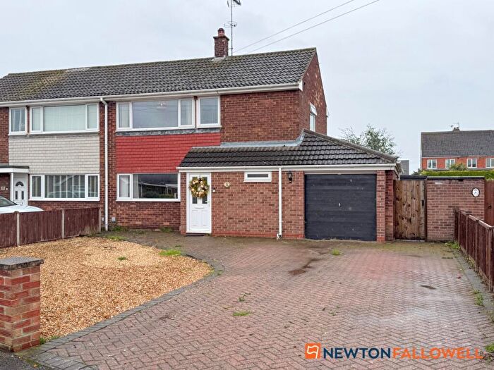 3 Bedroom Semi-Detached House For Sale In Russell Avenue, Balderton, NG24