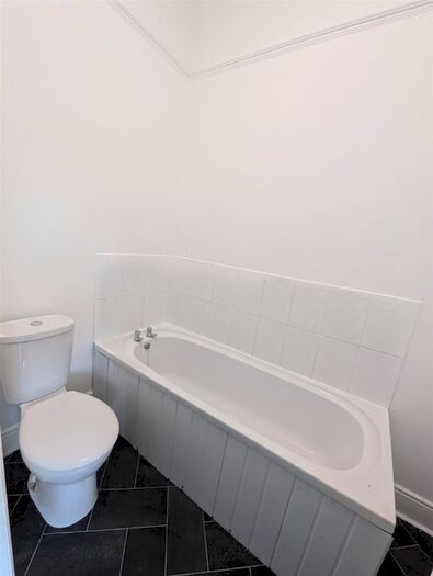 2 Bedroom Property To Rent In Grove Road, Fenton, Stoke-On-Trent, ST4