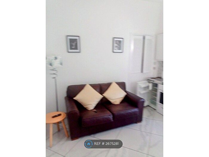 1 Bedroom Flat To Rent In Millport, Millport, Isle Of Cumbrae, KA28