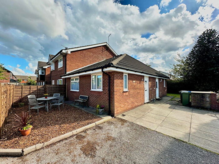 1 Bedroom Semi-Detached Bungalow For Sale In St. Annes Road, Denton, Manchester, M34