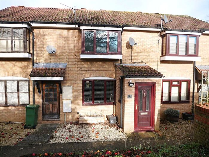 2 Bedroom Terraced House For Sale In Highgrove Close, Calne, SN11