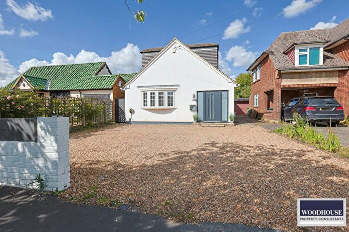 3 Bedroom Detached House For Sale In Jones Road, Goffs Oak, EN7