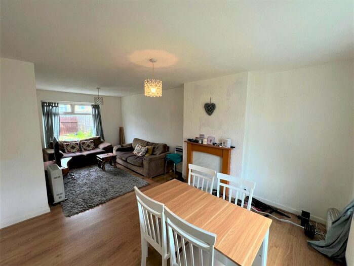 3 Bedroom Semi-Detached House To Rent In Holmbridge Gardens, Ponders End, Enfield, EN3