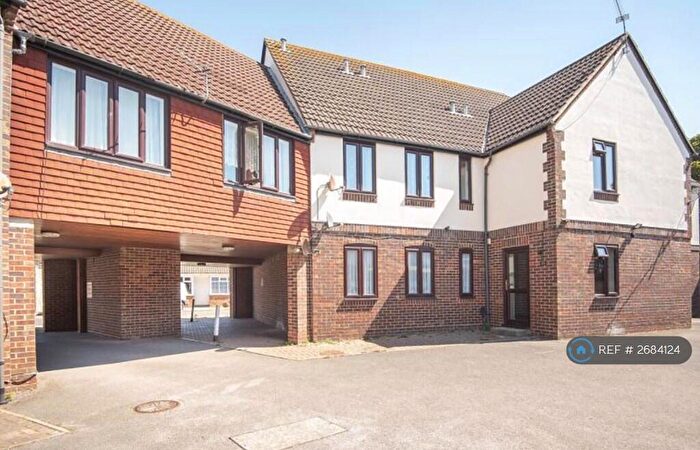 1 Bedroom Flat To Rent In Mcrae Court, Selsey, Chichester, PO20