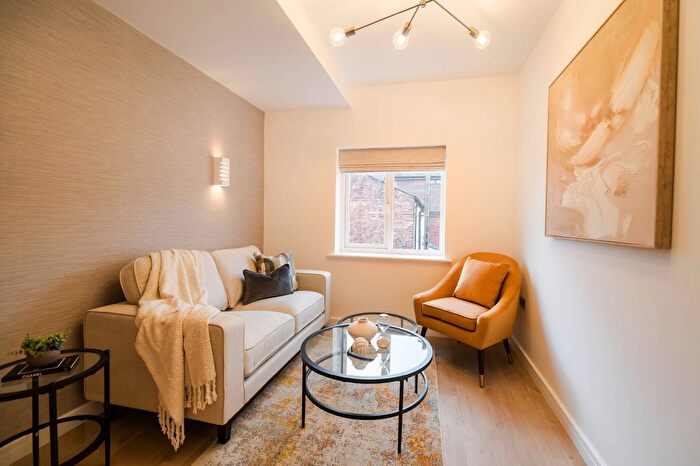 1 Bedroom Flat To Rent In Flat, Stockport Road, Cheadle, SK8