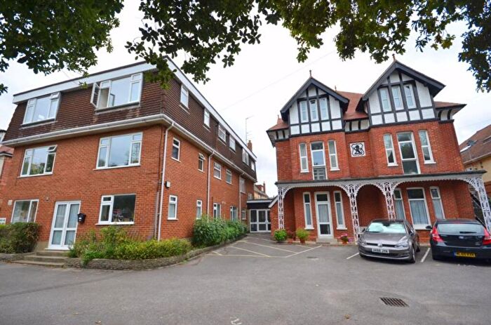 2 Bedroom Flat To Rent In Florence Road, Bournemouth, BH5