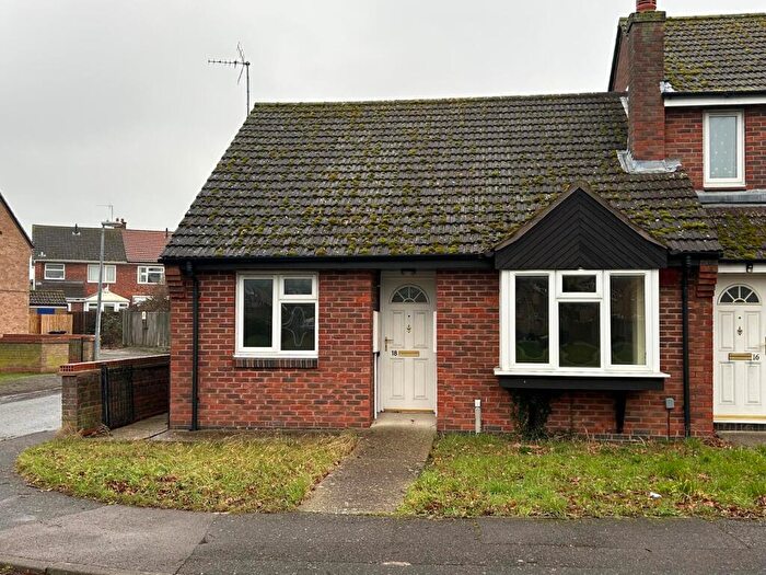 2 Bedroom Terraced Bungalow For Sale In The Crescent, St. Ives, Cambridgeshire, PE27