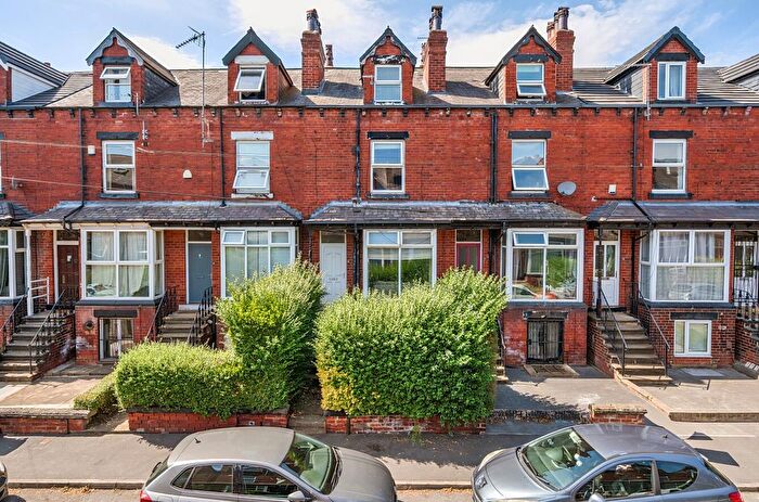 4 Bedroom Terraced House For Sale In Grimthorpe Terrace, Headingley, Leeds, LS6