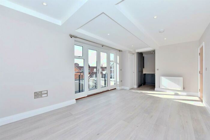 1 Bedroom Apartment To Rent In Station Road, Marlow, Buckinghamshire, SL7