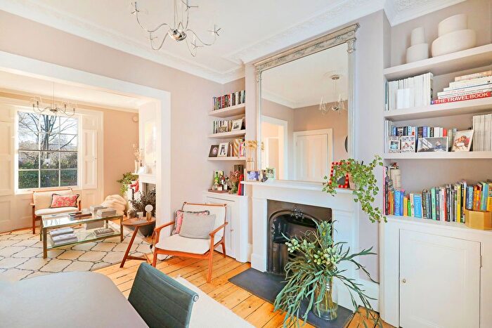 3 Bedroom End Of Terrace House To Rent In Arlington Square, Islington, N1