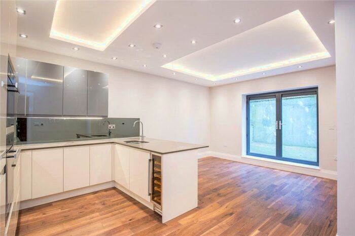 2 Bedroom Apartment To Rent In Muswell Hill, Muswell Hill, London, N10