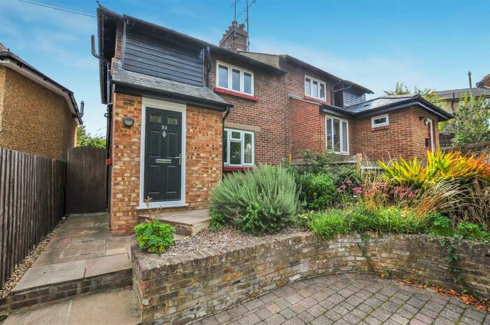 3 Bedroom Semi-Detached House To Rent In Woodlands Avenue, Berkhamsted, HP4