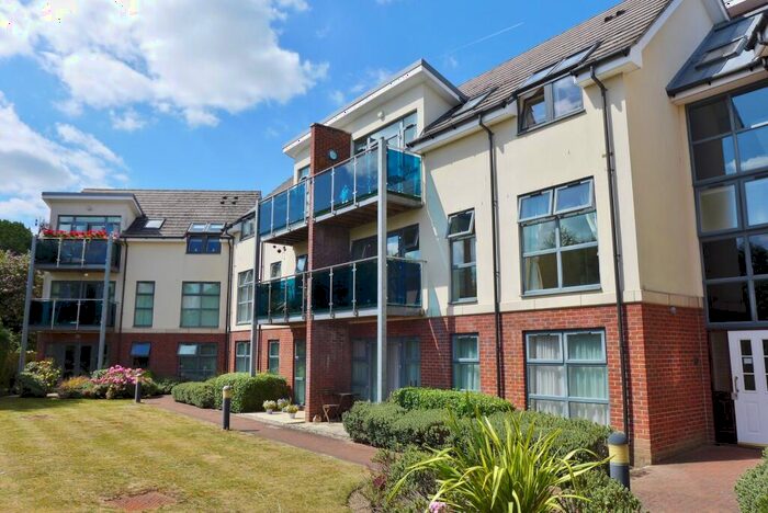 2 Bedroom Flat To Rent In Romsey Charter Court Unfurnished, SO51