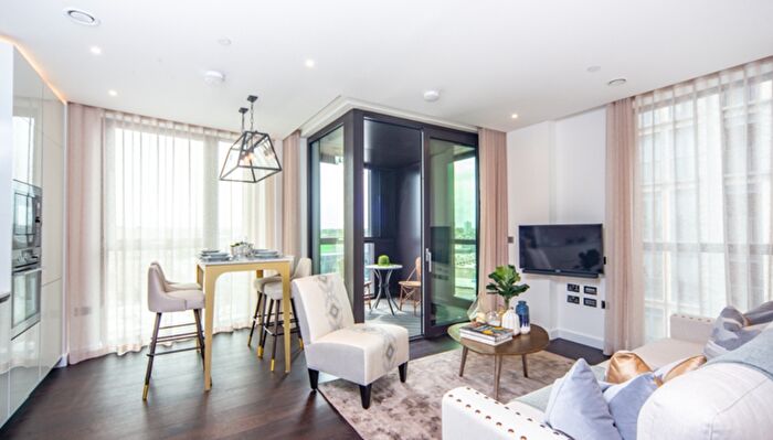 2 Bedroom Flat To Rent In Charles Clowes Walk, London, SW11