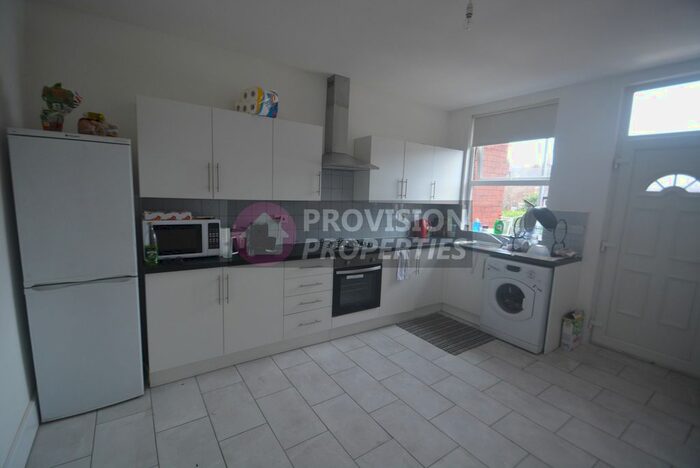 4 Bedroom Terraced House To Rent In Beechwood Crescent, Hyde Park, Leeds, LS6