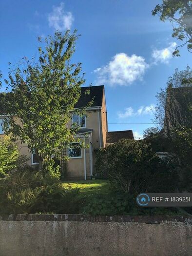 3 Bedroom Semi-Detached House To Rent In Coronation Road, Callington, PL17