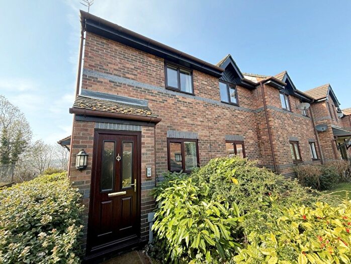 2 Bedroom Maisonette To Rent In Rosedale, Redan Road, Aldershot, GU12