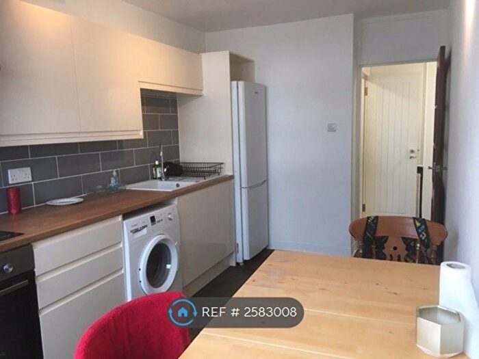 1 Bedroom Flat To Rent In Peregrine House, London, EC1V