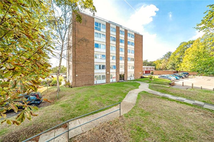 2 Bedroom Apartment For Sale In Priory Crescent, London, SE19