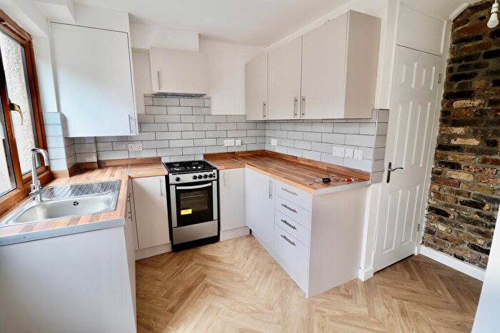 3 Bedroom House To Rent In Dewsgreen, Basildon, SS16