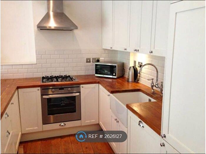 3 Bedroom Semi-detached House To Rent In Lyham Road, London, SW2