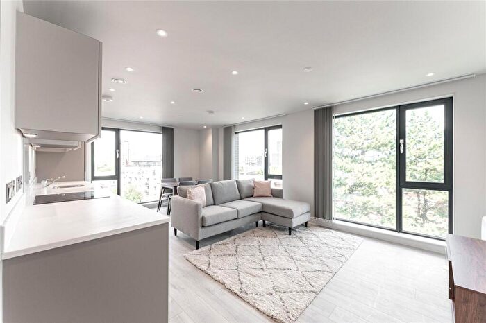 2 Bedroom Apartment To Rent In St Martins Place, Broad Street, Birmingham, West Midlands, B15