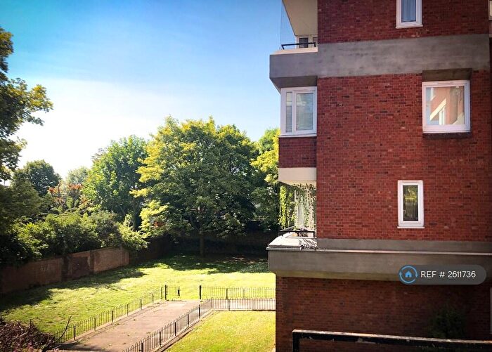 3 Bedroom Flat To Rent In London, London, E14