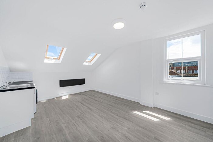 Studio To Rent In High Street, Southend-On-Sea, SS1