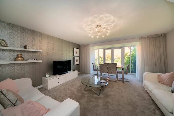 4 Bedroom Semi-Detached House To Rent In Admiral Avenue, Hemel Hempstead, HP2