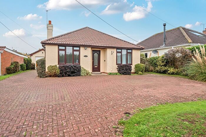 3 Bedroom Detached Bungalow For Sale In Lyngford Lane, Taunton, TA2