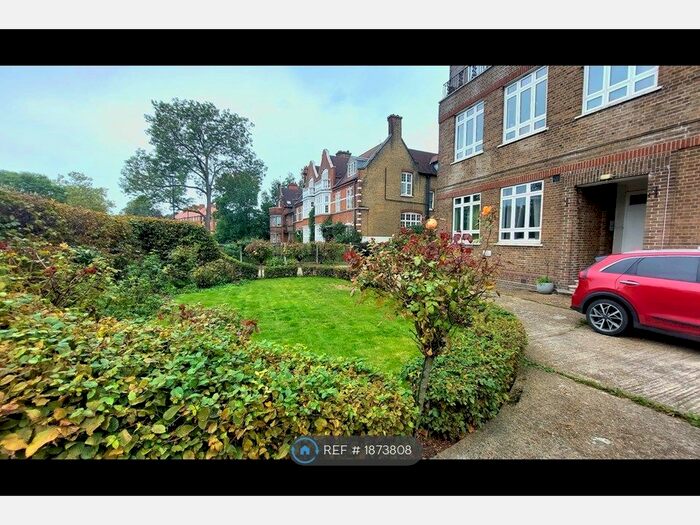 1 Bedroom Flat To Rent In Deepdene Court, London, SW16