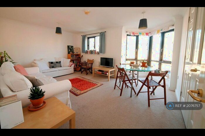 2 Bedroom Flat To Rent In Monteagle Way, London, E5