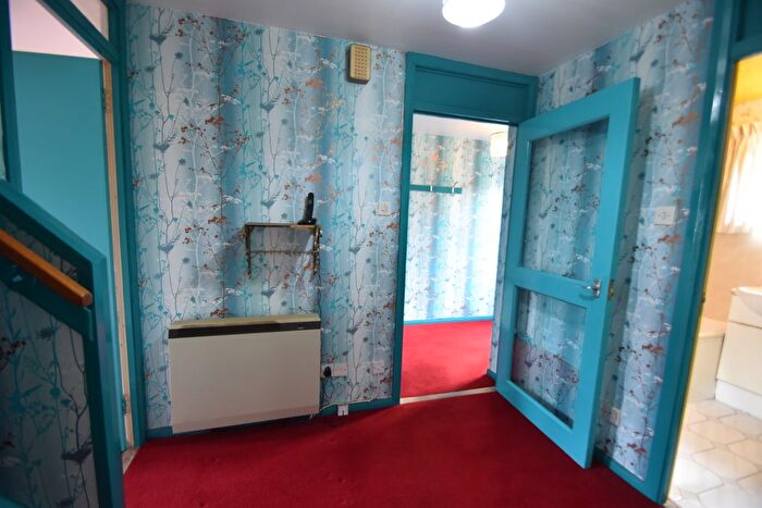 3 Bedroom End Of Terrace House For Sale In Barclay Way, Livingston, EH54