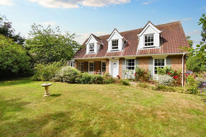 4 Bedroom Detached House For Sale In Grimsby Road, Louth, LN11