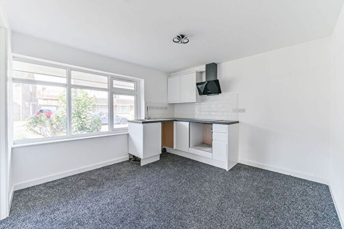 Studio To Rent In Crossways Road, Mitcham, CR4