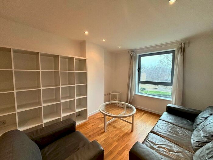 1 Bedroom Flat To Rent In Gotts Road, Leeds, West Yorkshire, Uk, LS12