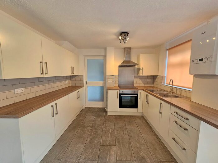 3 Bedroom Property To Rent In Curlew Close, Southampton, SO16