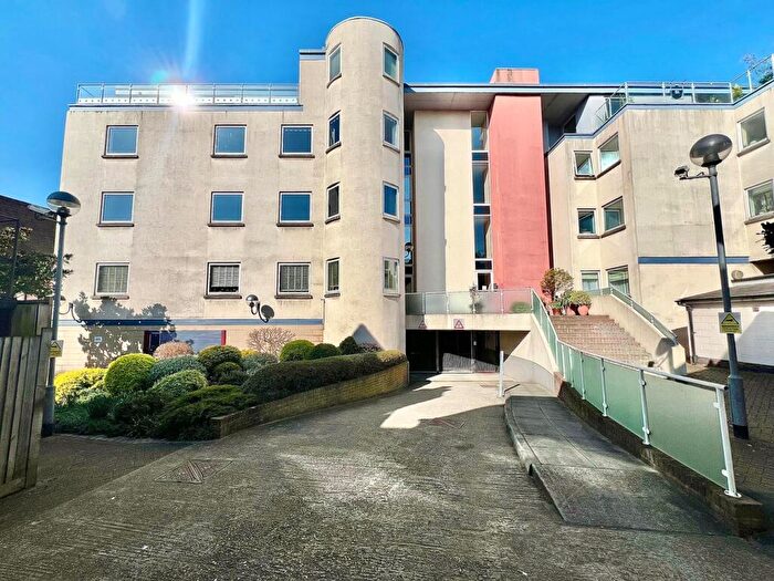 2 Bedroom Apartment For Sale In St Nicholas Court, Ipswich, IP1
