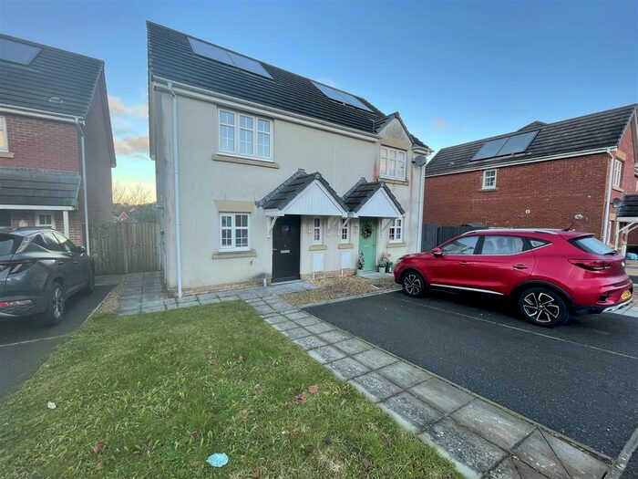 2 Bedroom Semi-Detached House To Rent In Clos Y Gwendraeth, Gorslas, Llanelli, SA14